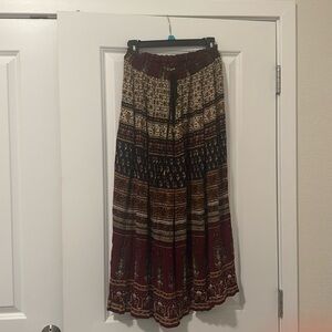 Sag Harbor petite skirt
Size large ￼